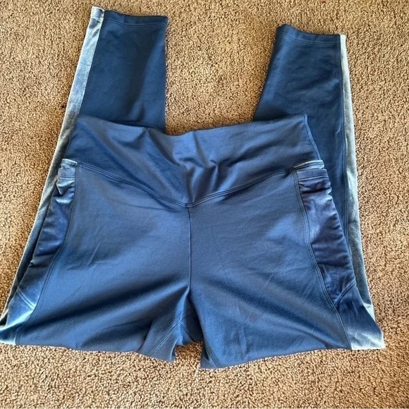 Pink Victoria’s Secret cozy leggings velvet side with pockets size large - Picture 5 of 6